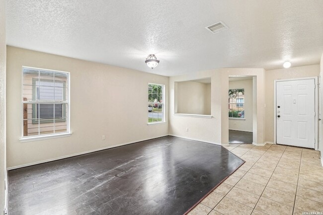 Building Photo - 407 Amberdale Oak