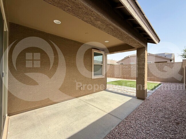 Building Photo - 16396 W Questa Dr