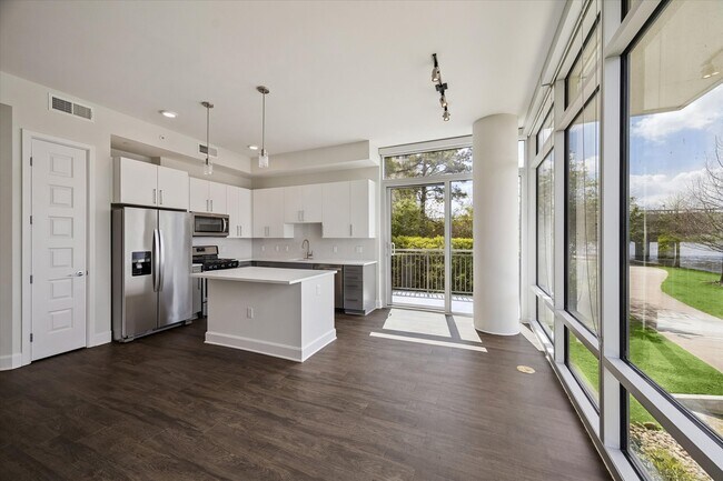 Building Photo - 2000 Hughes Landing Blvd