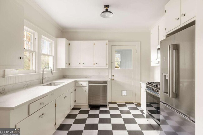 Building Photo - 5450 E Mountain St