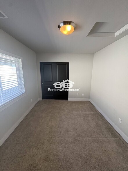Building Photo - 16809 1st Pl W