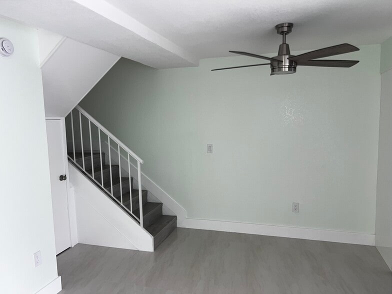 Building Photo - 9300 W Flagler St