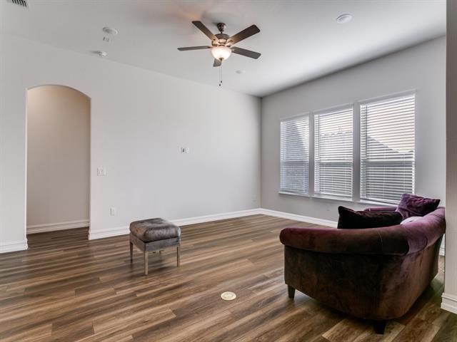 Building Photo - 3137 Lakespring Vis