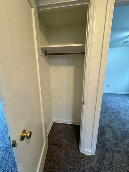 Building Photo - 110 Southvue Ct