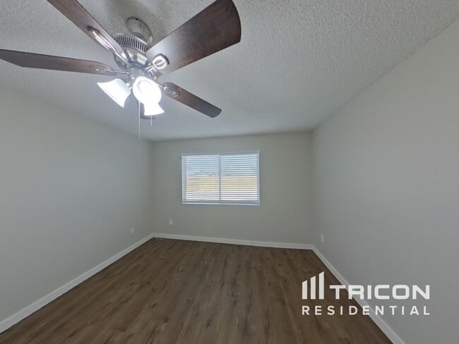 Building Photo - 14033 N 61st Ave