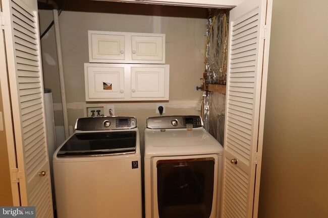 Building Photo - 3312 Hibiscus Ct