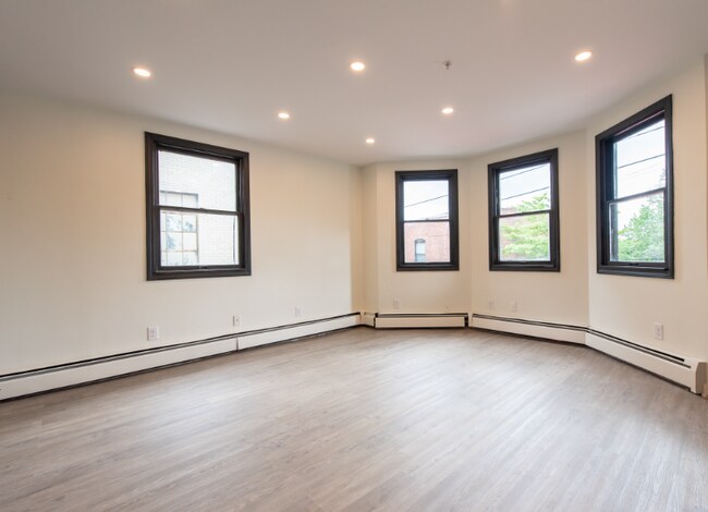 Building Photo - 32 Cargill St