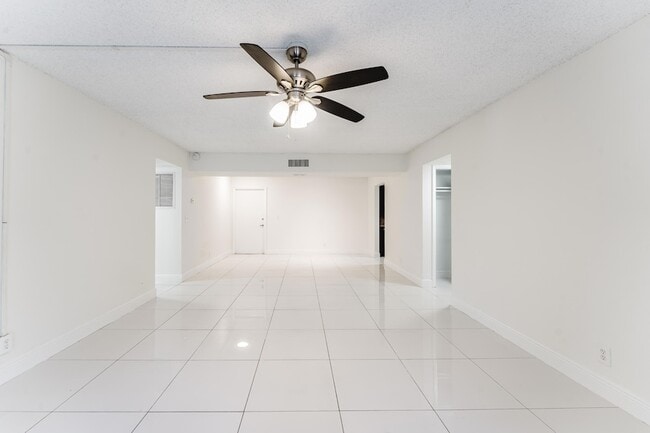 Building Photo - 606 NW 13th St