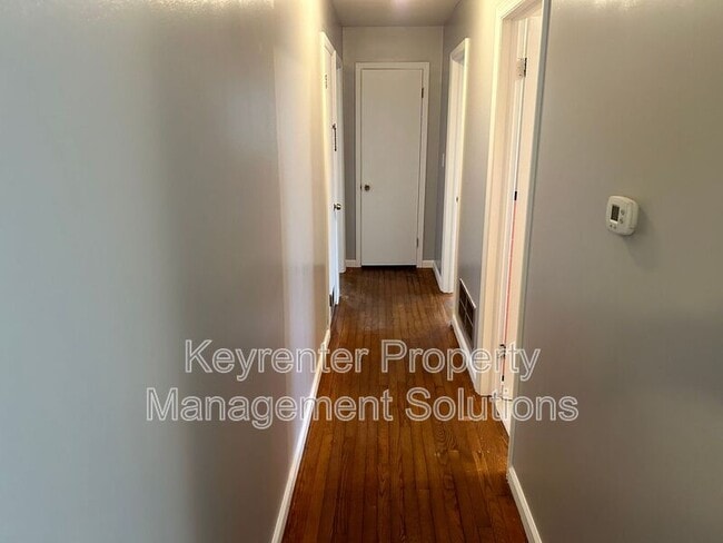 Building Photo - 2212 Third St.