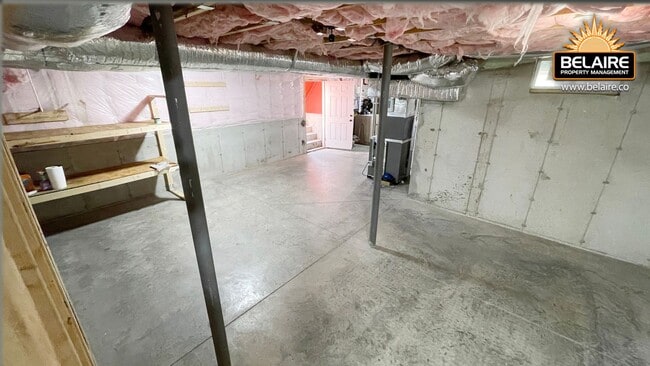 Building Photo - Cozy Country Living