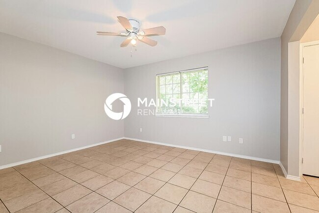 Building Photo - 3 Bedroom Pet-Friendly Home in Dallas, TX with Main Street Renewal