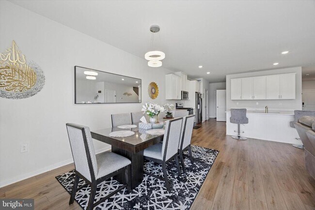 Building Photo - 68 Painters Wy