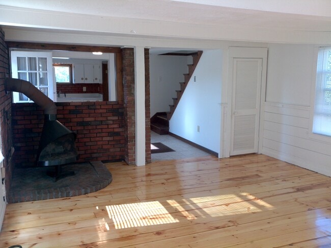 Building Photo - 10 Ocean Ave