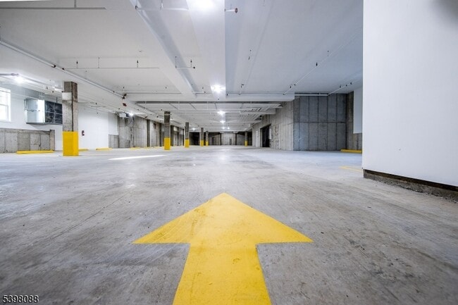 Building Photo - 663 Springfield Ave