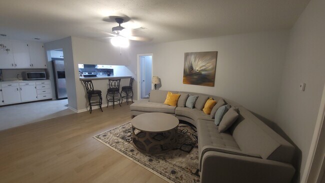 Building Photo - 829 Bellemeade Blvd