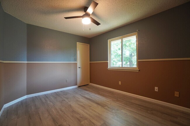 Building Photo - 14009 Conner Downs Dr