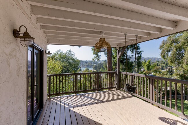 Building Photo - Charming Spanish Style Home in Silver Lake...