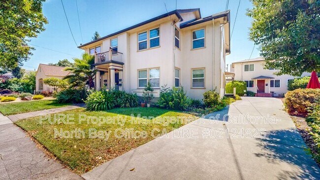 Building Photo - 537 Humboldt St