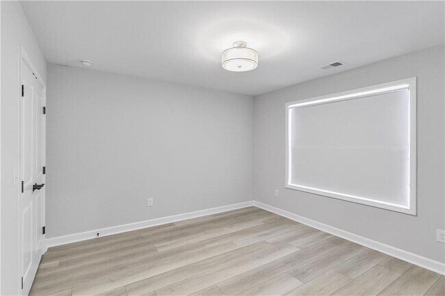 Building Photo - 536 Cresentry Brook