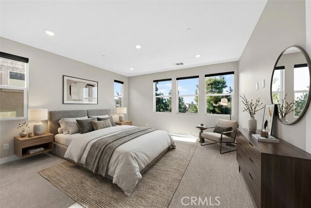 Building Photo - 346 Chorus