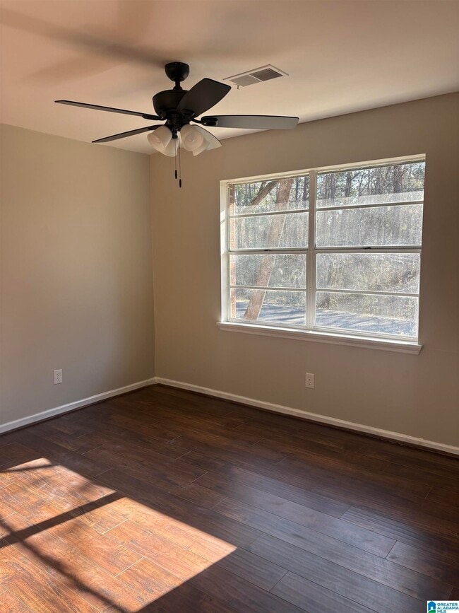 Building Photo - 8227 Country Cir