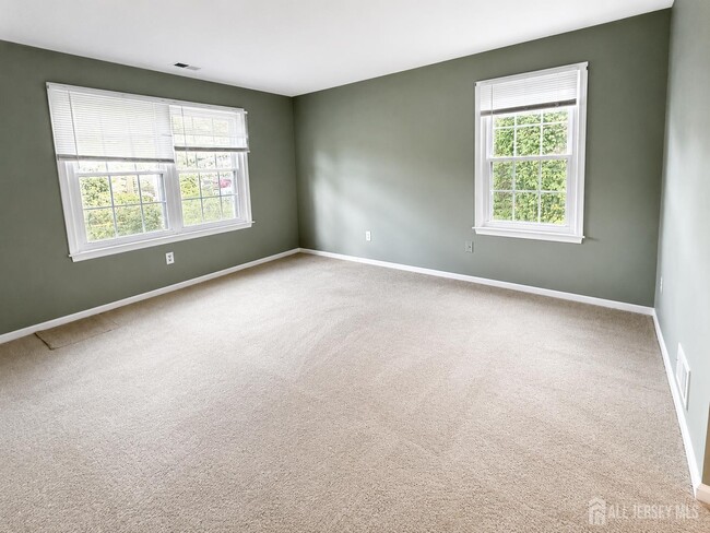 Building Photo - 903 Woodhaven Dr