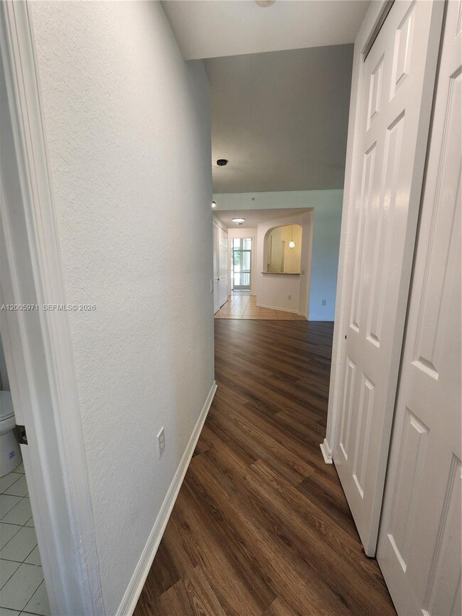 Building Photo - 3600 Oaks Clubhouse Dr
