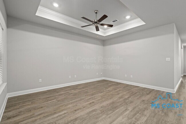 Building Photo - 5759 Overland Dr