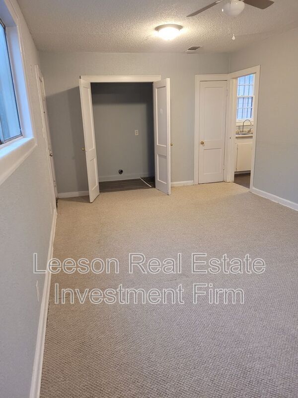 Building Photo - 3603 Darien St