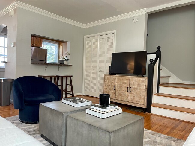 Building Photo - 536 Wakefield Dr