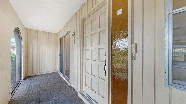 Building Photo - 515 Rousseau Dr