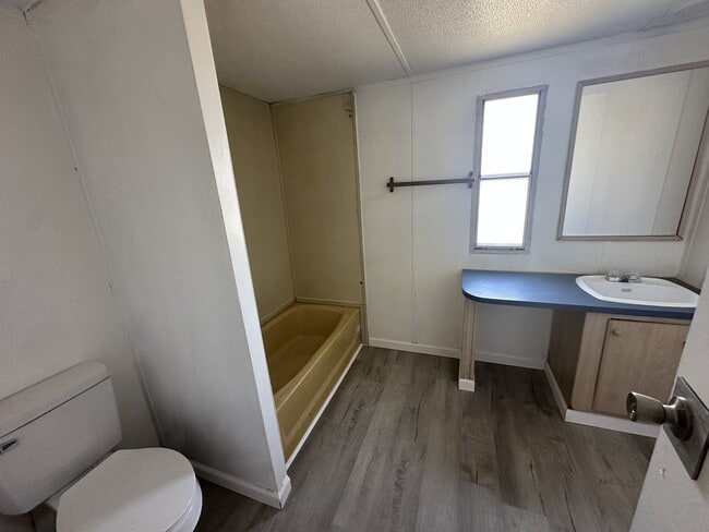 Building Photo - 8004 Reynolda Rd