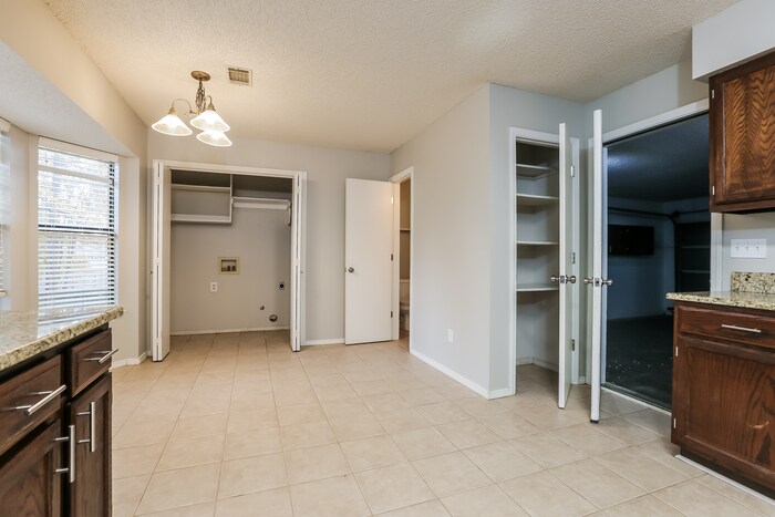 Building Photo - 1612 Waldron Cove