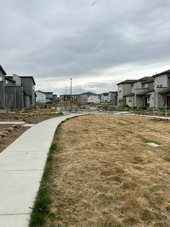 Building Photo - 16138 E Elk Dr