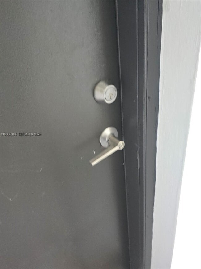 Building Photo - 465 S Royal Poinciana Blvd