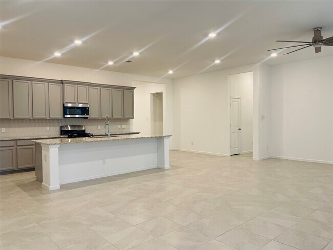 Building Photo - 3708 Rock Ledge Dr