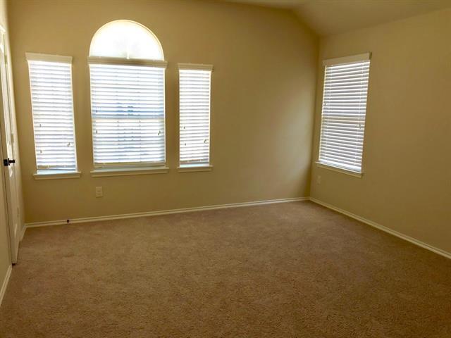 Building Photo - 216 Rugby Ln