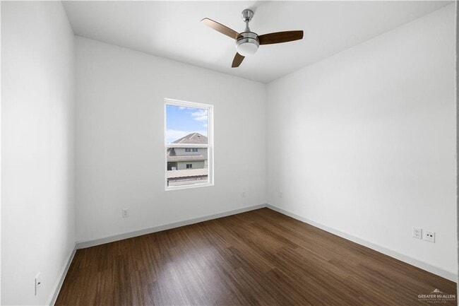 Building Photo - 2600 Mimosa St