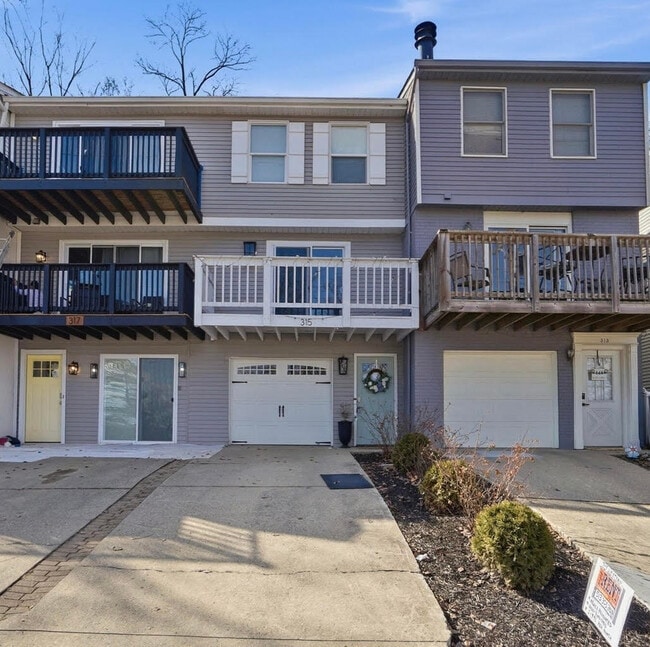 Building Photo - 315 Western Ave