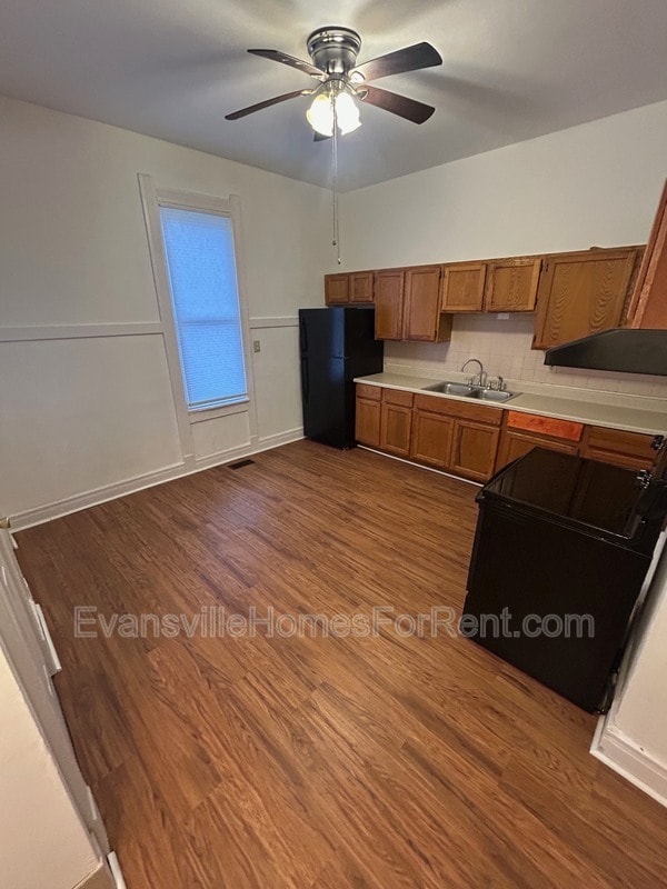 Building Photo - 404 E Virginia St