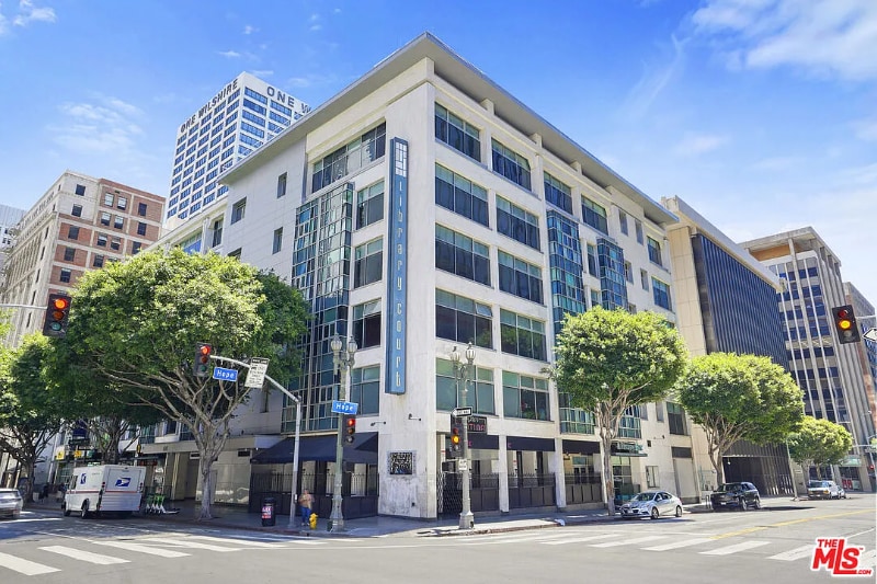 Building Photo - 630 W 6th St