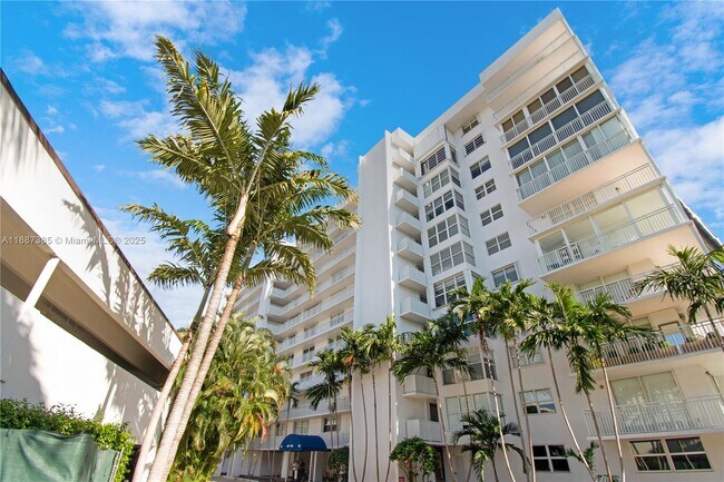 Building Photo - 613 Ocean Dr