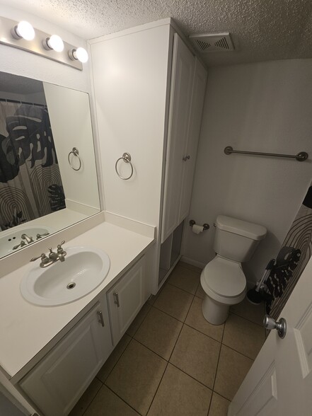 Building Photo - 131 Water Front Way