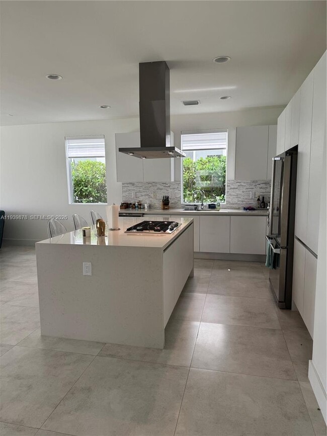 Building Photo - 7547 NW 98th Ave