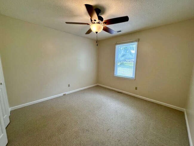 Building Photo - 2031 Winterberry Rd