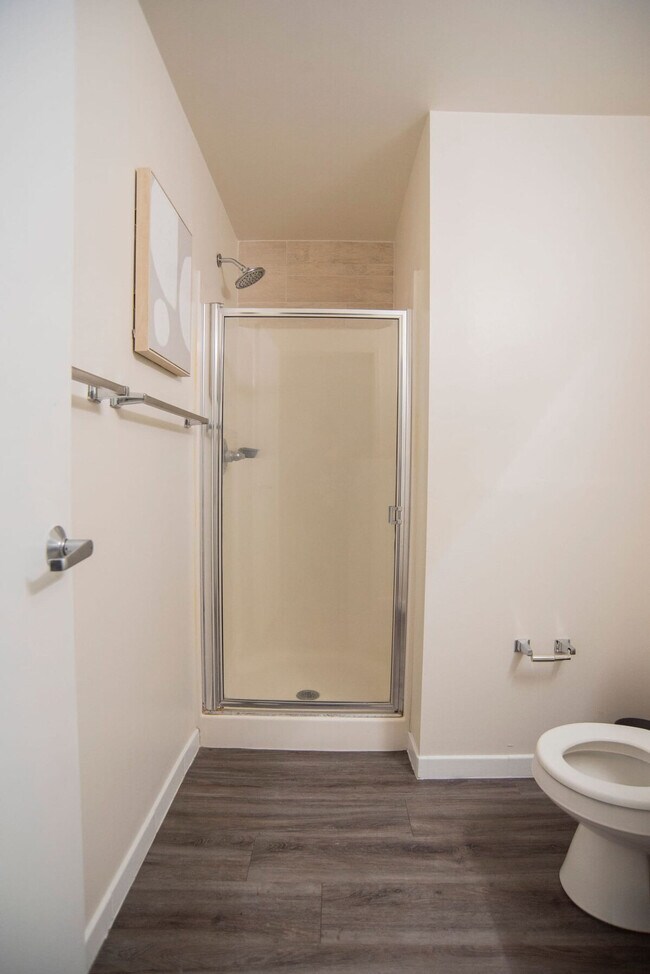 Building Photo - 125 W Market St