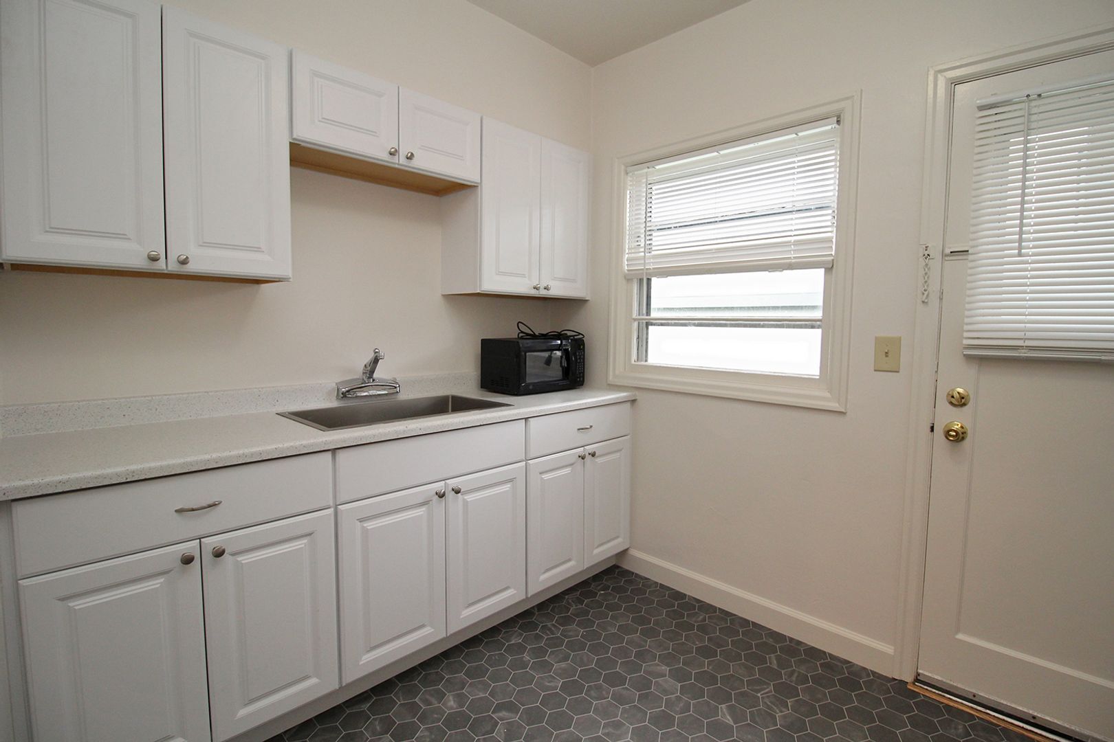 Building Photo - 3507 SW 11th Ave