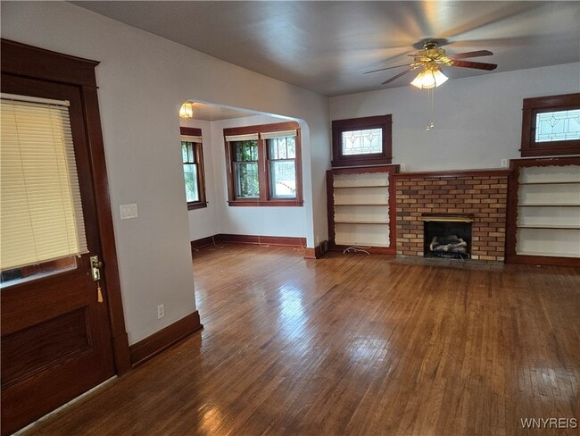 Building Photo - 137 Commonwealth Ave