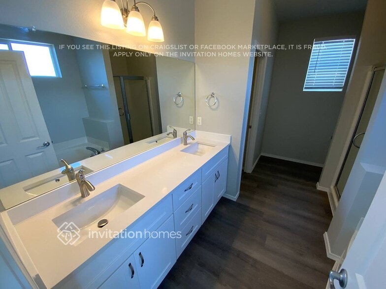 Building Photo - 8967 Campus Meadows Loop NE