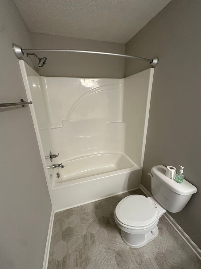 Building Photo - Beautiful 2 Bed 2.5 Bath Townhome *ZONED FOR BLACKMANS SCHOOLS*